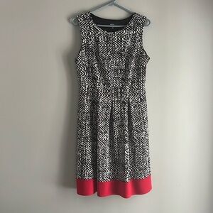 ALYX Fit & Flare Knee Length Sleeveless Pull On Black White & Red Dress size 10